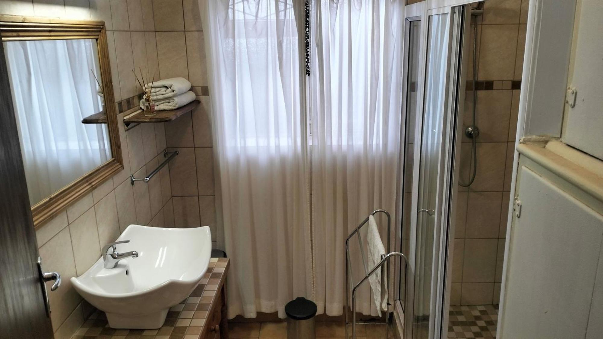 Anri Guesthouse Блумфонтейн Экстерьер фото