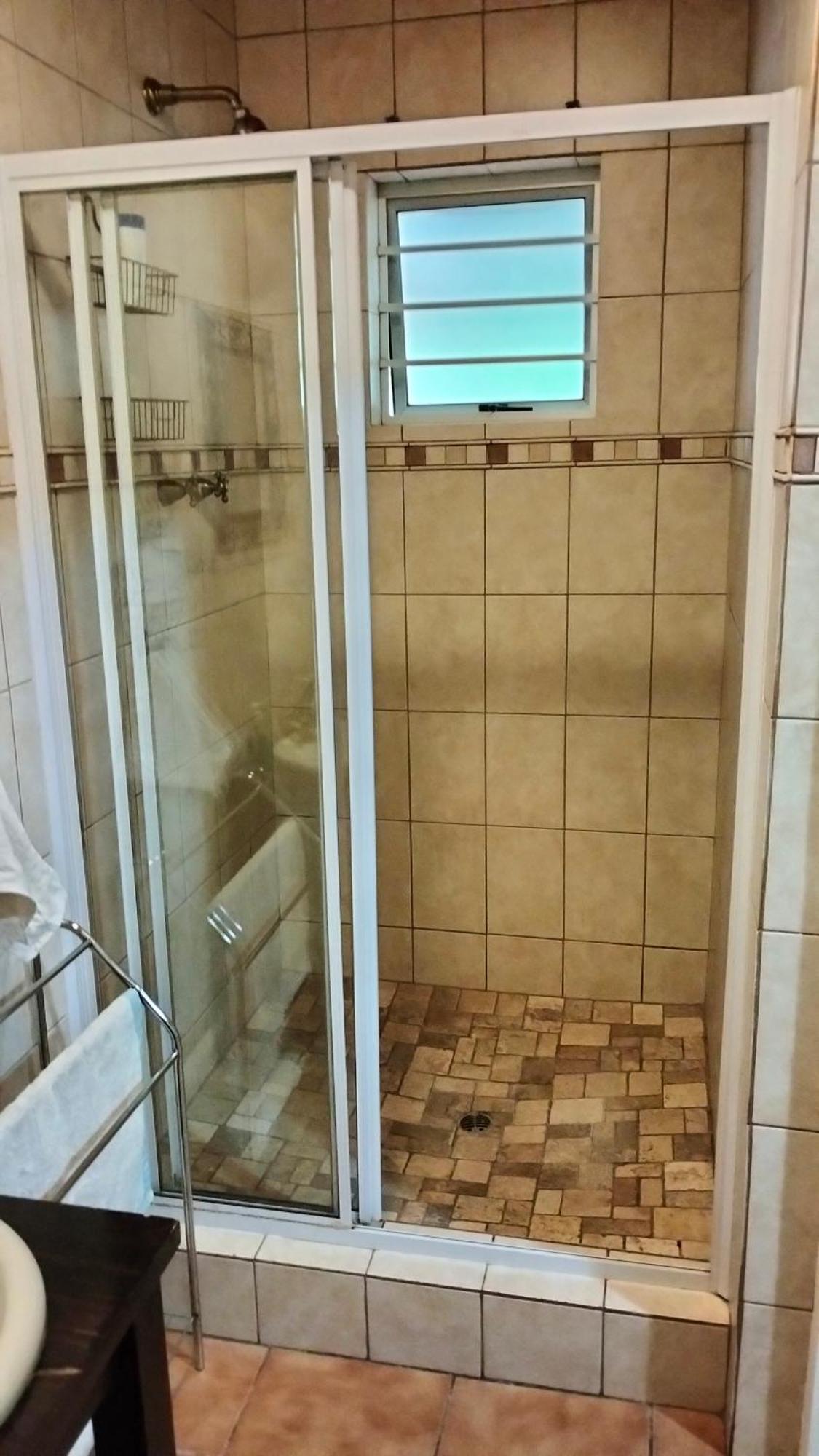 Anri Guesthouse Блумфонтейн Экстерьер фото