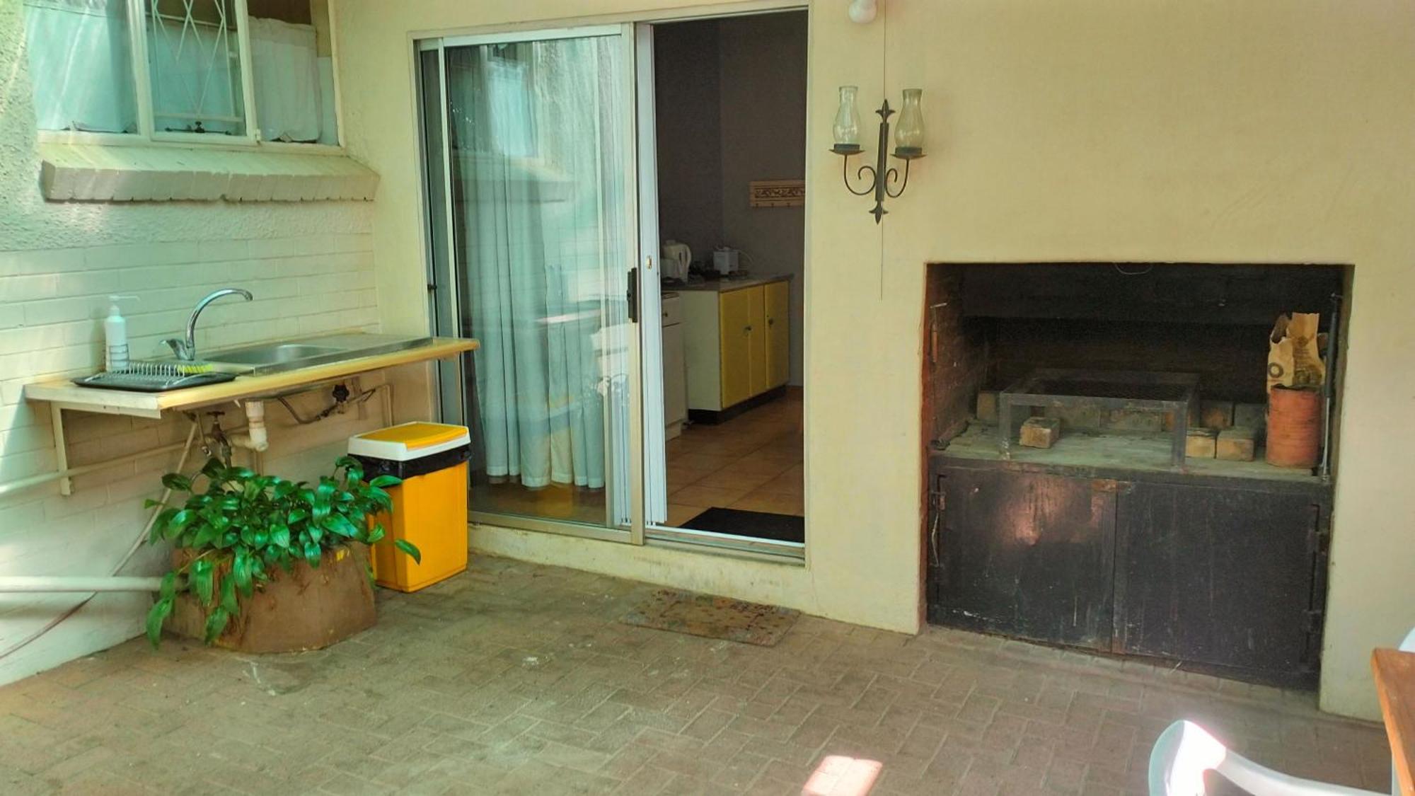 Anri Guesthouse Блумфонтейн Экстерьер фото