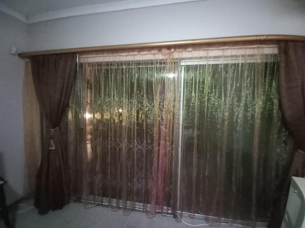 Anri Guesthouse Блумфонтейн Экстерьер фото