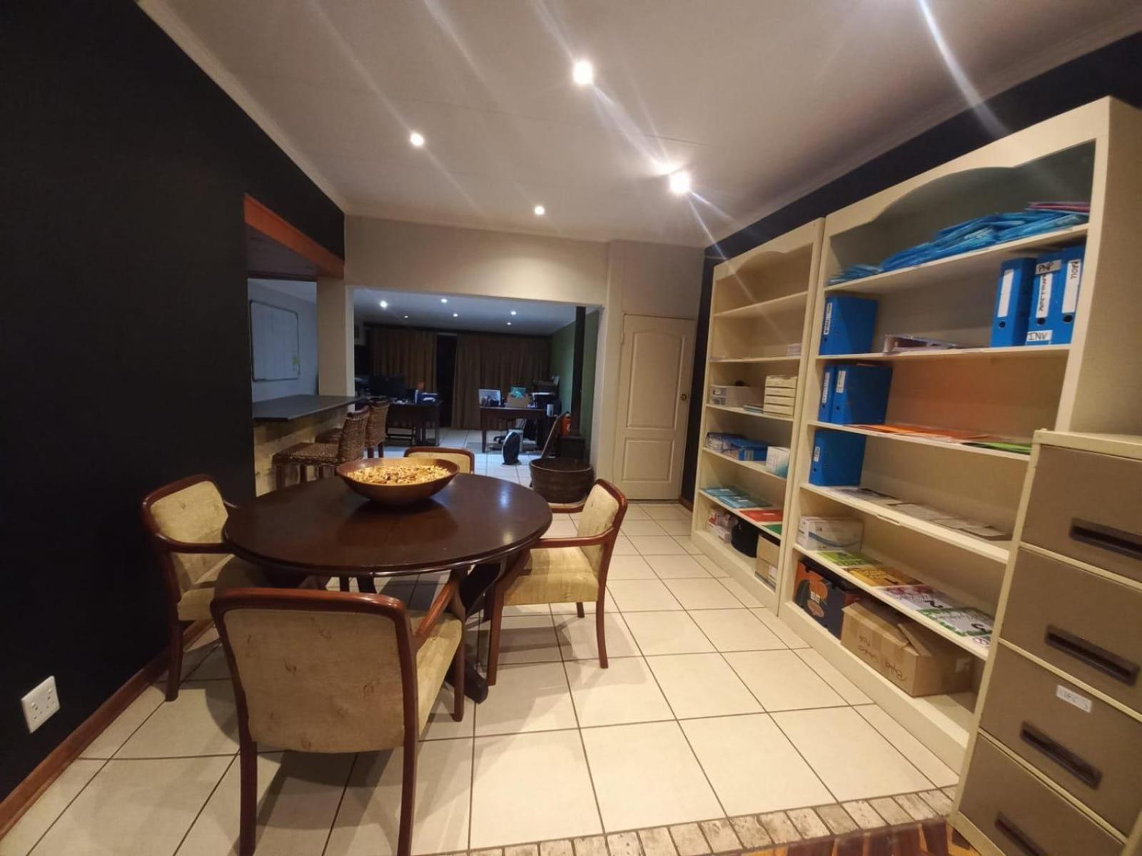 Anri Guesthouse Блумфонтейн Экстерьер фото
